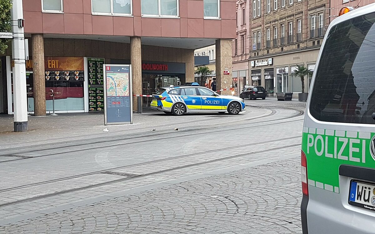 Polizei am barbarossaplatz Polizei am barbarossaplatz